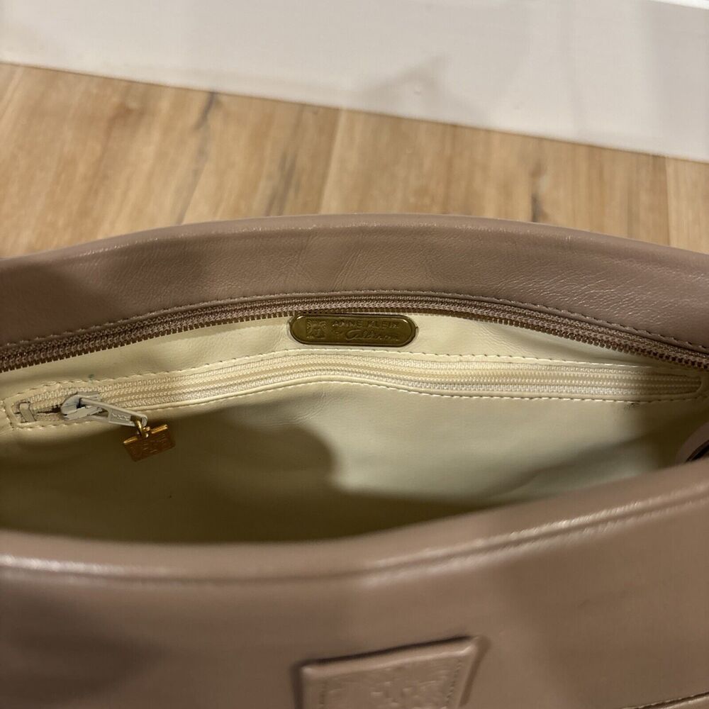 Anne Klein Calderon Shoulder Bag Lion Logo Leather Tan 11x7.5” Zipper Purse - Picture 11 of 16